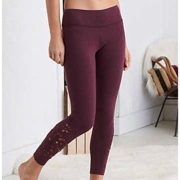 Aerie Chill Play Move Womens Maroon High Rise Seamless Perforated Legging Medium - Picture 1 of 9